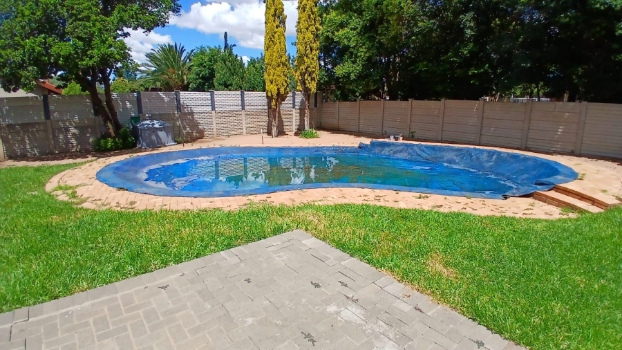 5 Bedroom Property for Sale in Pellissier Free State